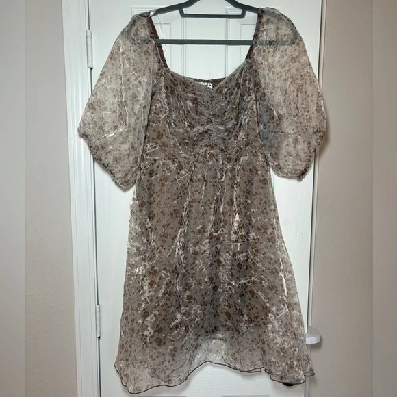 ARULA Floral Mini Dress in Cream and Brown - Picture 1 of 9